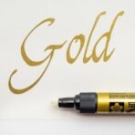 Sakura – Pen-Touch Calligrapher – Calligraphy Marker 5.0mm – Gold - Image 4
